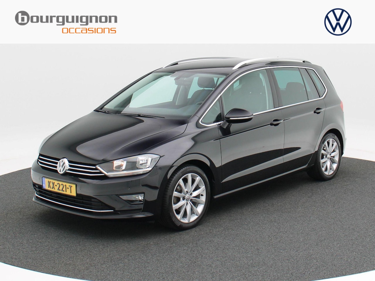 Volkswagen Golf Sportsvan - 1.2 TSi 110 Pk Highline | Navigatie | Trekhaak | 17 Inch | Privacy Glass | Camera | 99.713 - AutoWereld.nl
