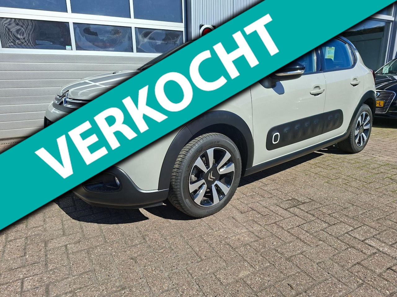 Citroën C3 Origin - 1.2 PureTech Shine Airco Navi Originele km stand - AutoWereld.nl