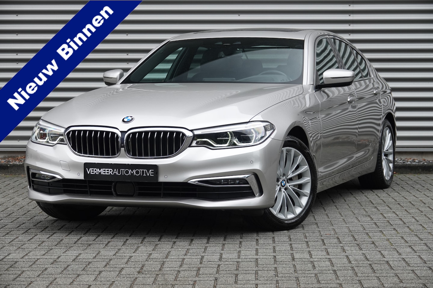 BMW 5-serie - 530e iPerformance eDrive Edition | Schuif-Kanteldak | HUD | Memory | ACC | Adaptieve | - AutoWereld.nl
