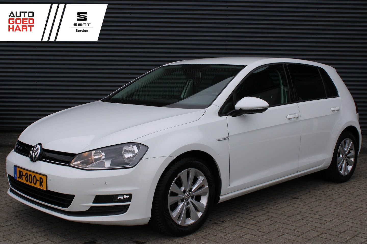 Volkswagen Golf - 1.0 TSI 116PK Comfortline Navigatie Alarm PDC Camera - AutoWereld.nl
