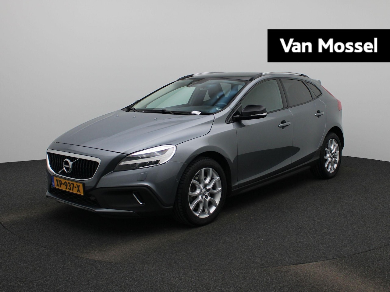 Volvo V40 Cross Country - 1.5 T3 Polar+ Luxury | Climate Control | Camera | Panoramadak | Lederen Bekleding | Lichtm - AutoWereld.nl