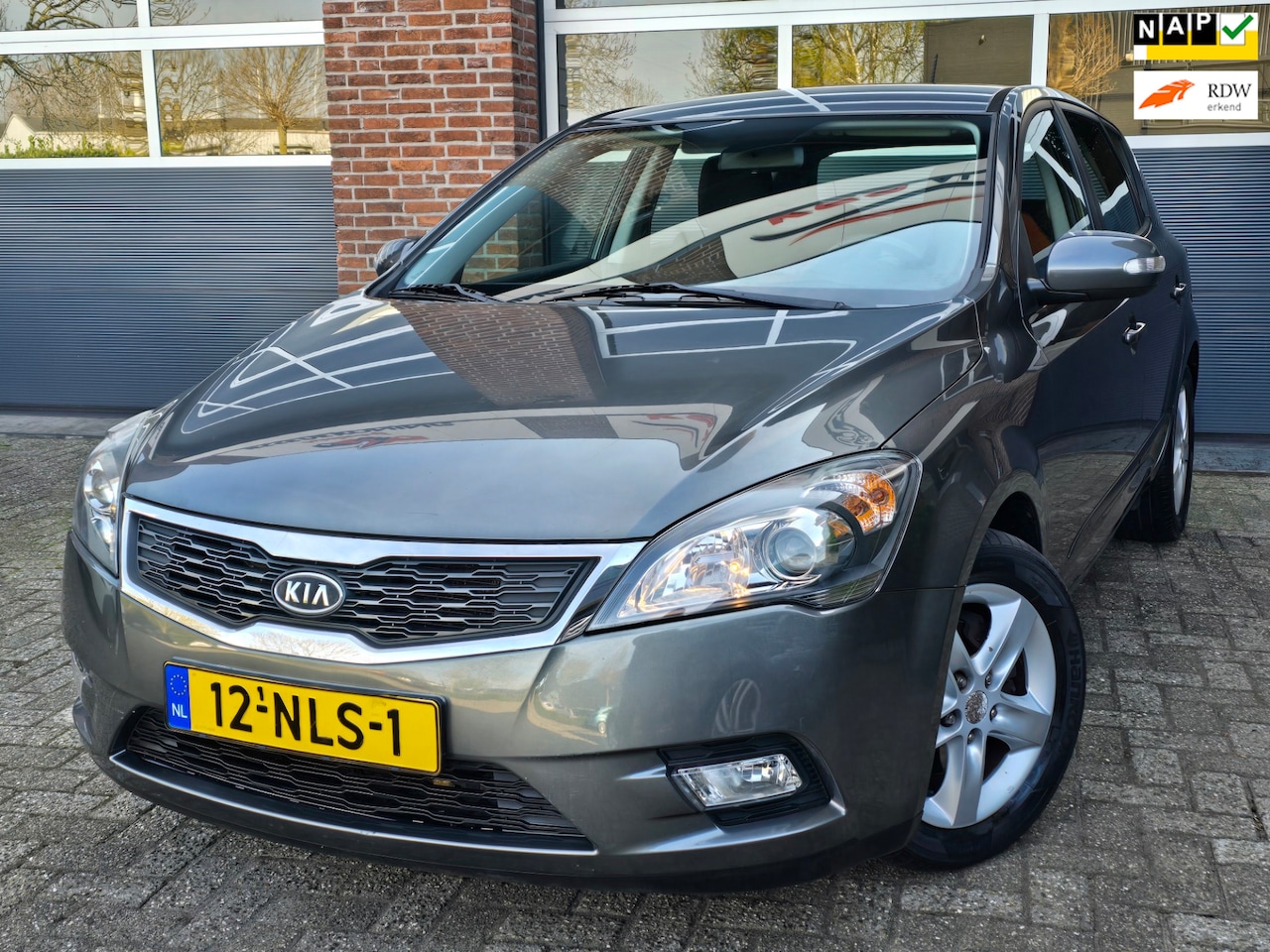 Kia Cee'd - 1.4 CVVT X-ecutive Nap |Cruise |Apk |Clima - AutoWereld.nl
