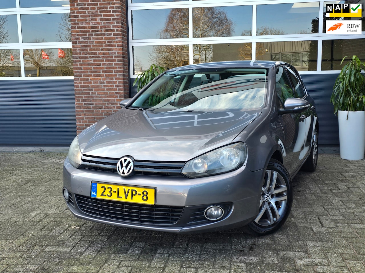 Volkswagen Golf - 1.2 TSI Tour 5DR |Nap |Navi |Apk - AutoWereld.nl
