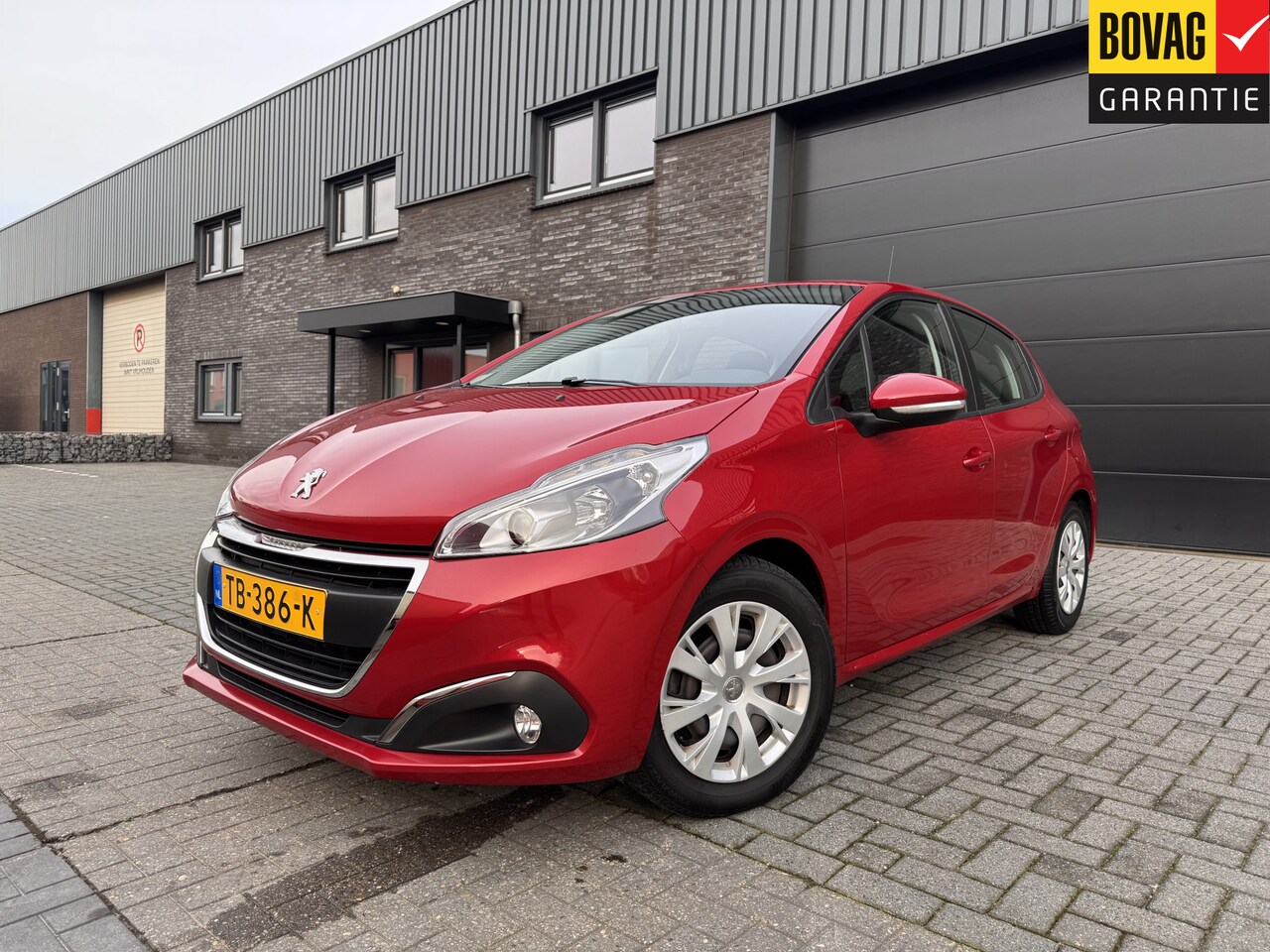 Peugeot 208 - 1.2 80PK Blue Lion | 2E EIGENAAR | 12MND GARANTIE | AIRCO | CARPLAY - AutoWereld.nl