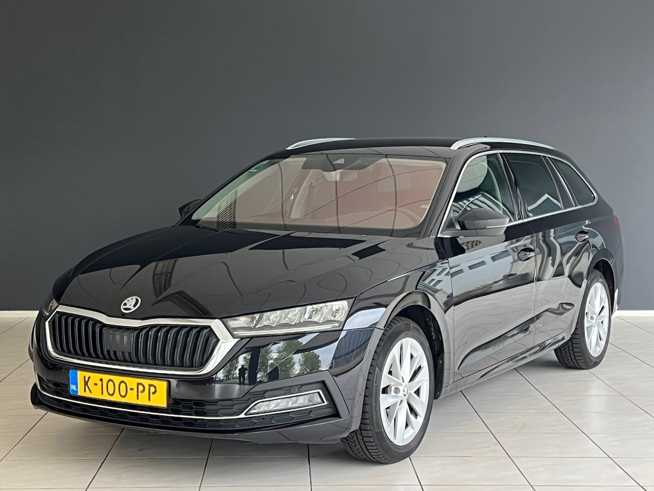 Skoda Octavia Combi - 1.0 e-TSI Business Edition Plus Trekhaak uitklapbaar - AutoWereld.nl