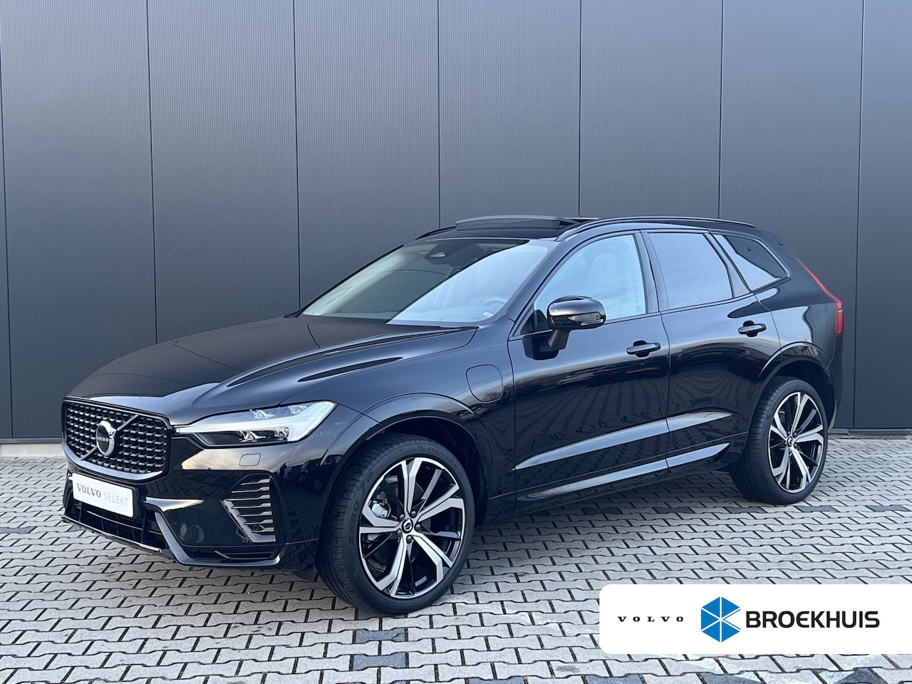 Volvo XC60 - Recharge T6 AWD Plus Dark Panoramadak | Trekhaak | BLIS | Leder | Stoel en stuur verwarmin - AutoWereld.nl