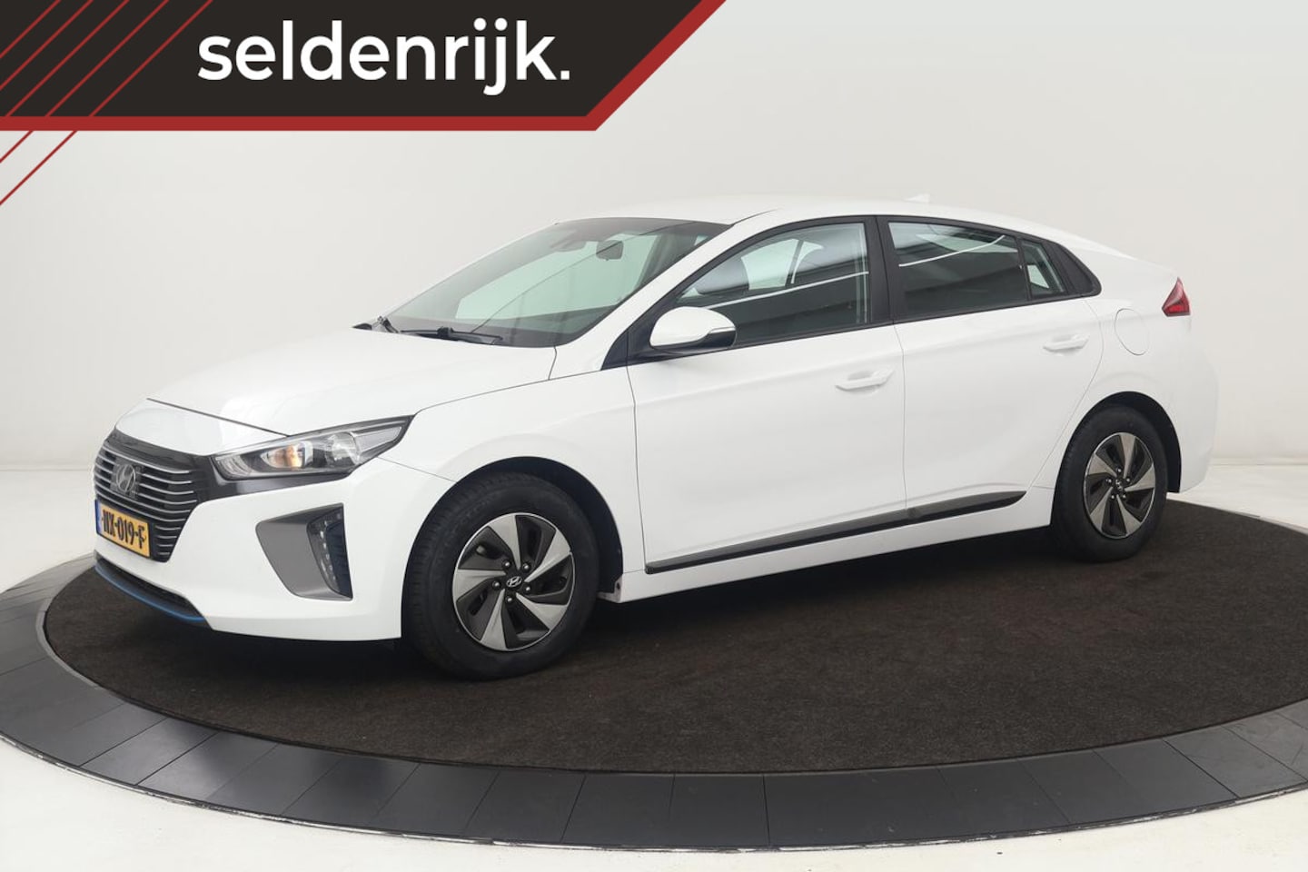 Hyundai IONIQ - 1.6 GDi i-Motion | Adaptive cruise | Camera | Navigatie | Climate control | PDC | Bluetoot - AutoWereld.nl