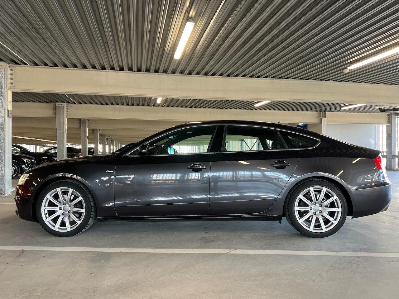 Audi A5 Sportback - 1.8 TFSI S Edition Voor meer info: 0638438328 Te koop: Audi A5 S-line | 2015 | Automaat | Donkergrijs  Zeer n - AutoWereld.nl