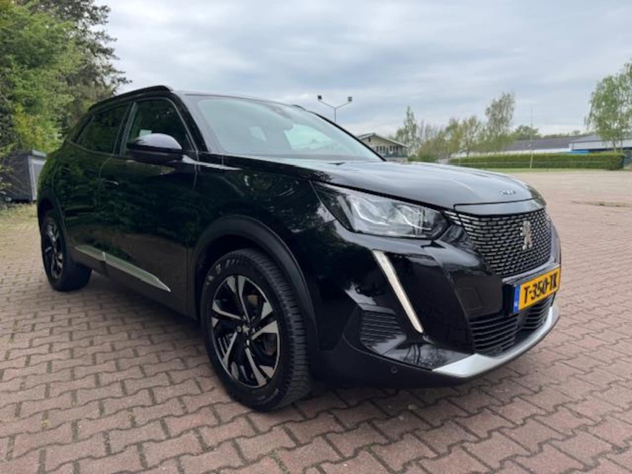 Peugeot 2008 - 1.5 BlueHDI ACTIVE PACK/3D VIRTDASH/CAM/LED/NAV/HLEER - AutoWereld.nl