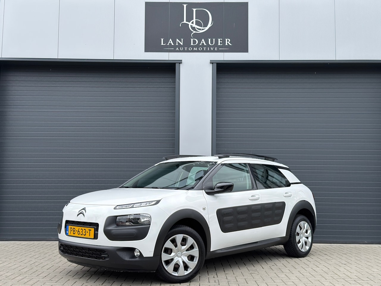 Citroën C4 Cactus - 1.2 PureTech Feel 2017 Navi / Airco / APK - AutoWereld.nl