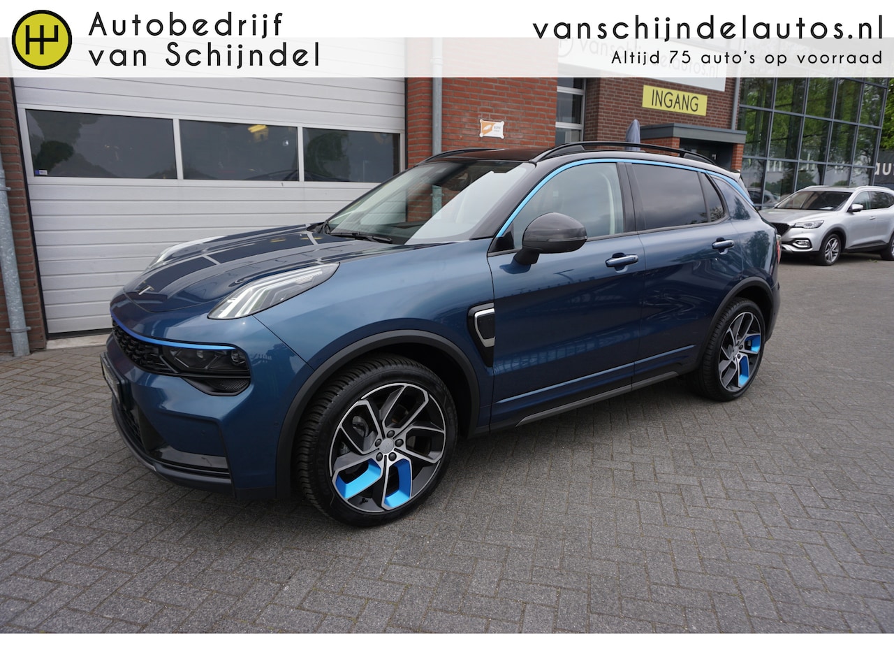 Lynk & Co 01 - 1.5 261PK! DECEMBER 2022 DEALER ONDERHOUDEN 4X ALL SEASON BANDEN 360CAMERA 6,6KWH LADEN PA - AutoWereld.nl