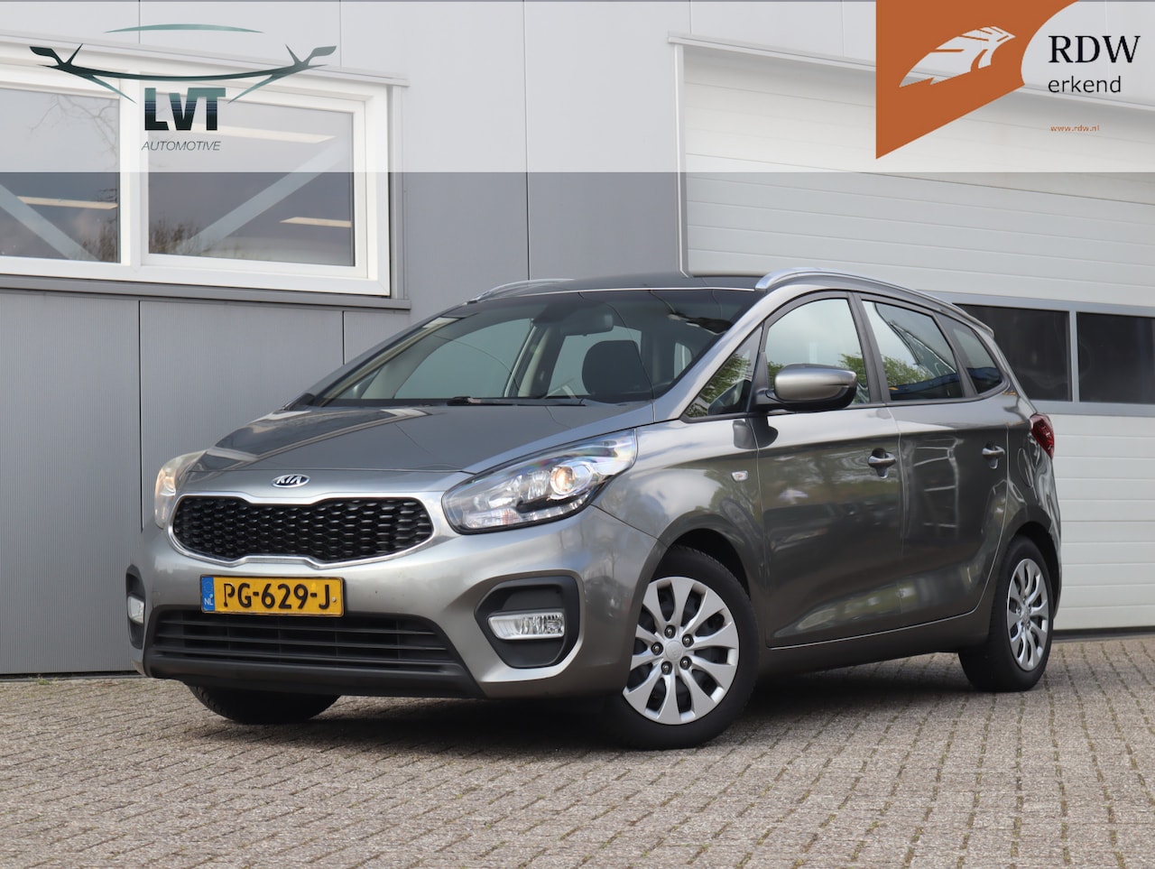 Kia Carens - 1.7 CRDi Business DynamicLine 7P / BTW, Trekhaak, Camera, Carplay - AutoWereld.nl