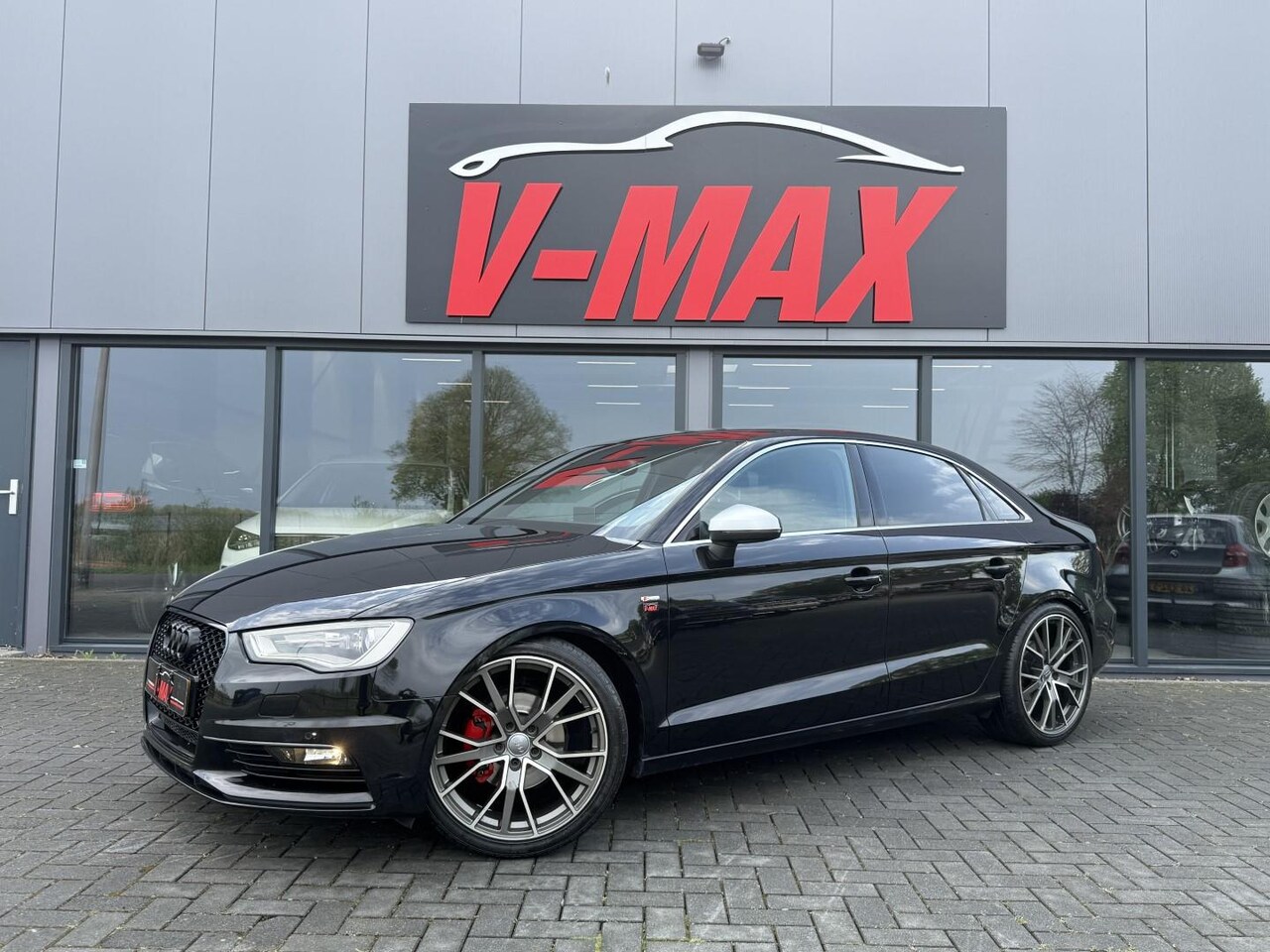 Audi A3 Limousine - 1.4 TFSI CoD S-Tronic S-Line Navi Xenon Pdc Stoelverw Clima - AutoWereld.nl