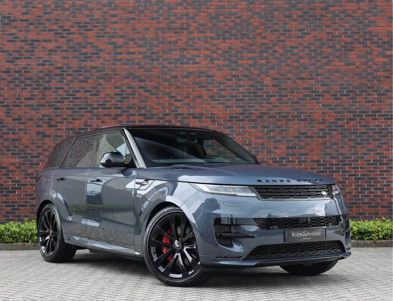 Land Rover Range Rover Sport - P510e Autobiography *Varesine Blue* - AutoWereld.nl