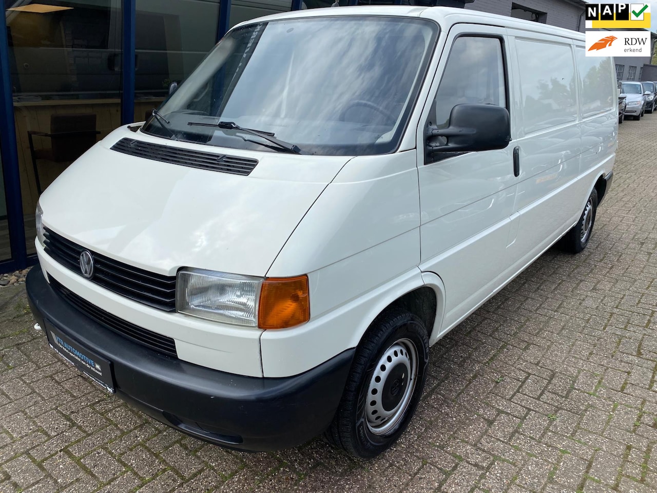 Volkswagen Transporter - 2.5 Automaat BENZINE lengte 2 Camper - AutoWereld.nl