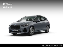 BMW 2-serie Active Tourer - 225e xDrive M Sportpakket | Trekhaak | Panoramadak | Premium Pack | Driving Assistant | Ha