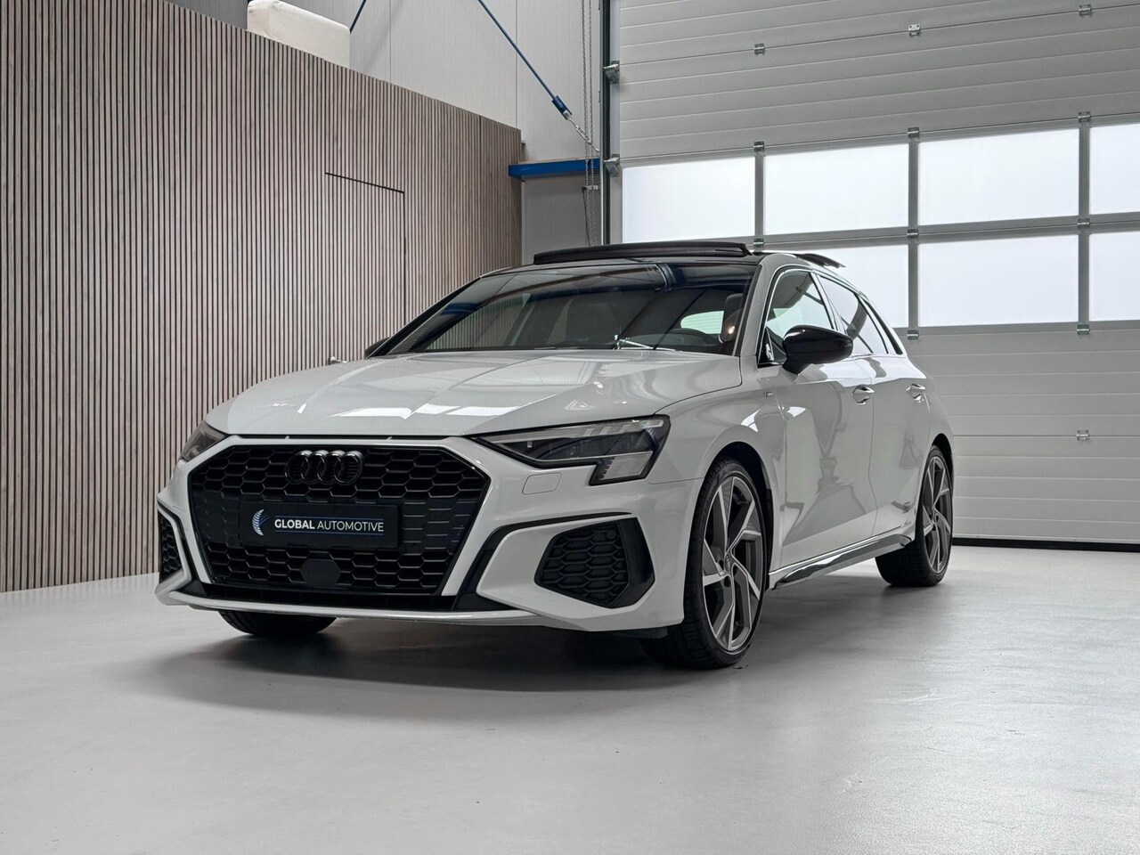 Audi A3 Sportback - 35 TFSI S Edition 150 PK - RS STOELEN - PANORAMADAK - AUTOMAAT -VIRTUAL COCKPIT - STOELVER - AutoWereld.nl