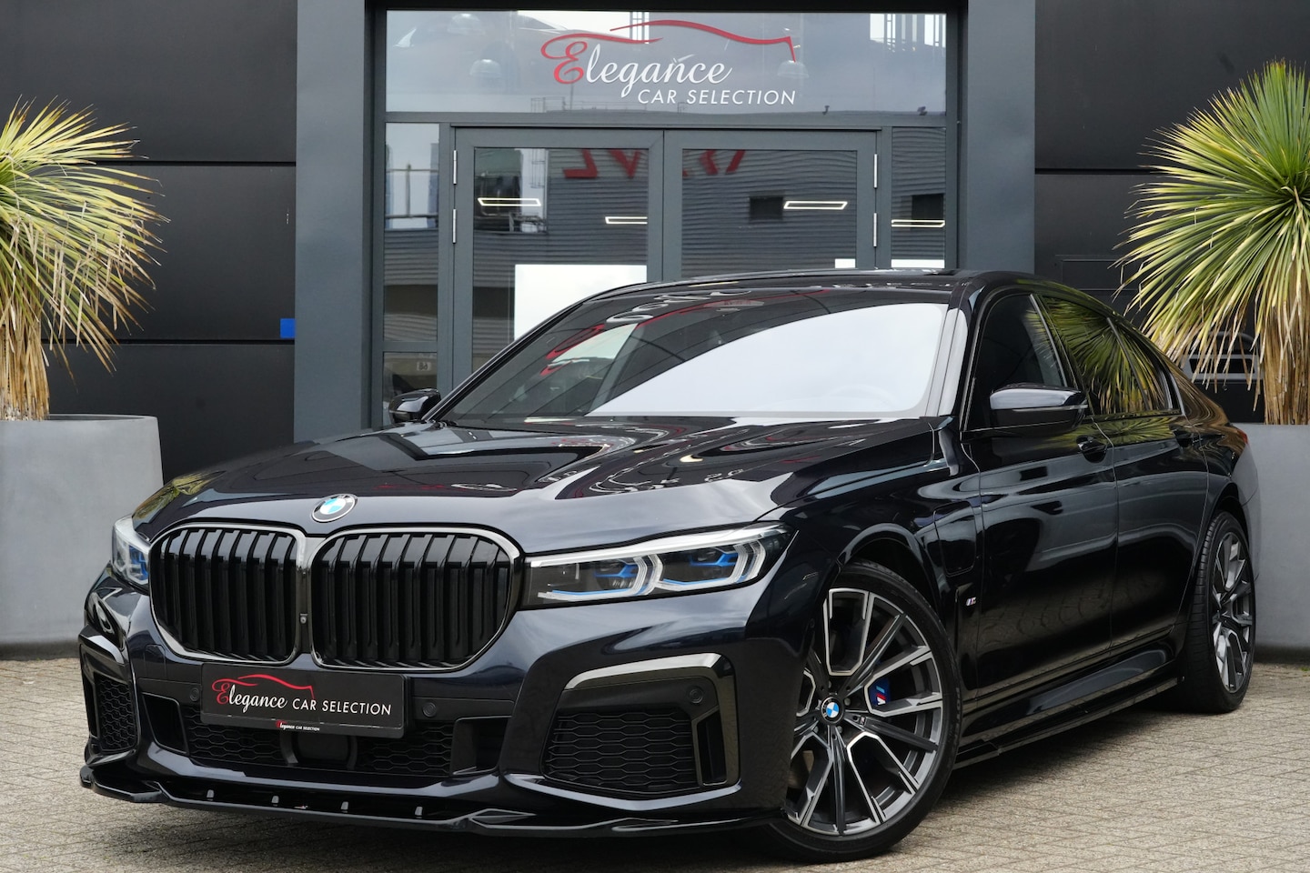 BMW 7-serie - 745e M Sport High Executive 395pk Schuifdak/HarmanKardon/360Camera/MaxtonDesign - AutoWereld.nl