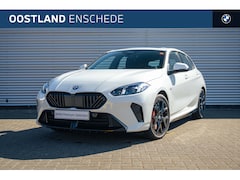 BMW 1-serie - 120 M Sport Automaat / Panoramadak / Sportstoelen / Adaptieve LED / M Adaptief onderstel /