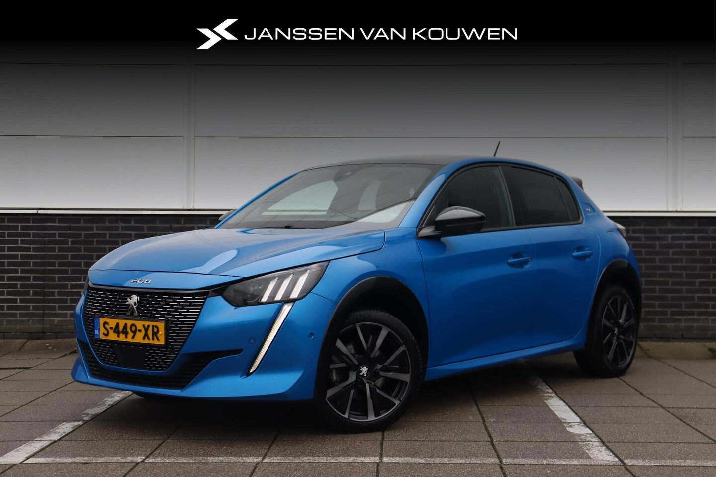 Peugeot 208 - 1.2 PureTech GT *Automaat * Pano * Stoelverwarming * LED Koplampen - AutoWereld.nl