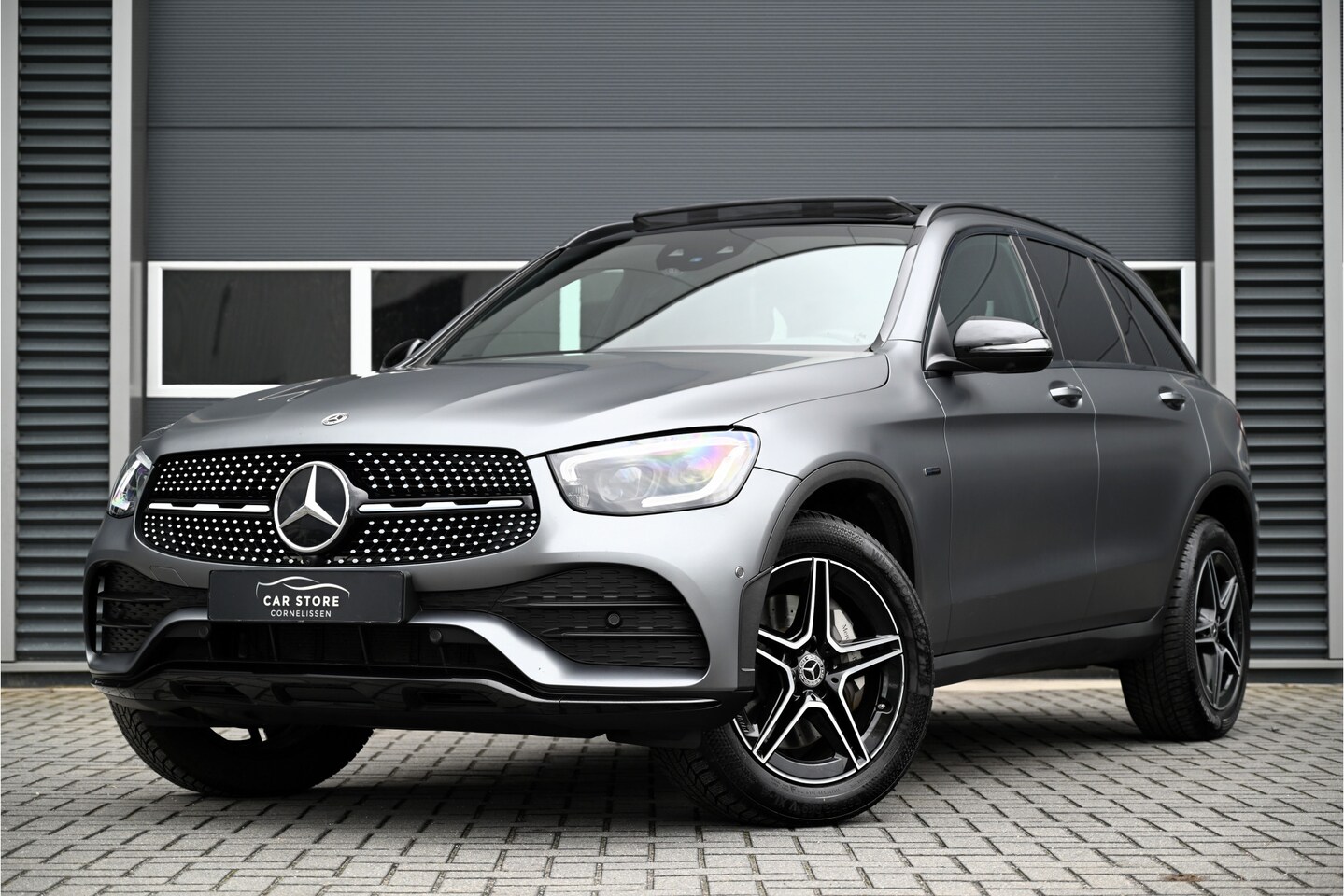 Mercedes-Benz GLC-klasse - 300e 4MATIC AMG / PANO / NIGHT / MAGNO / BURMESTER / 360 CAMERA / LED / SFEERVERLICHTING - AutoWereld.nl