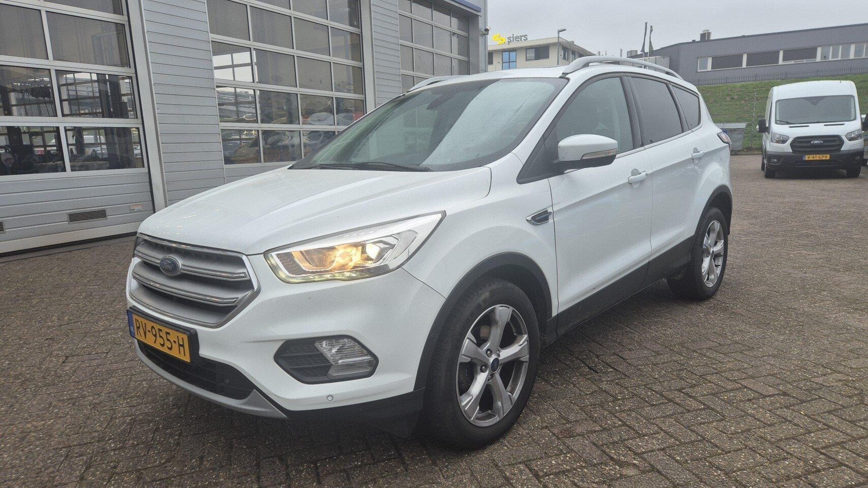 Ford Kuga - 1.5 EcoBoost Titanium 1.5 EcoBoost Titanium - AutoWereld.nl