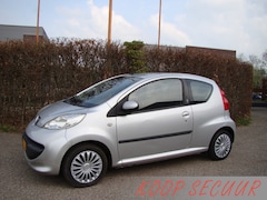 Peugeot 107 - 1.0-12V XS