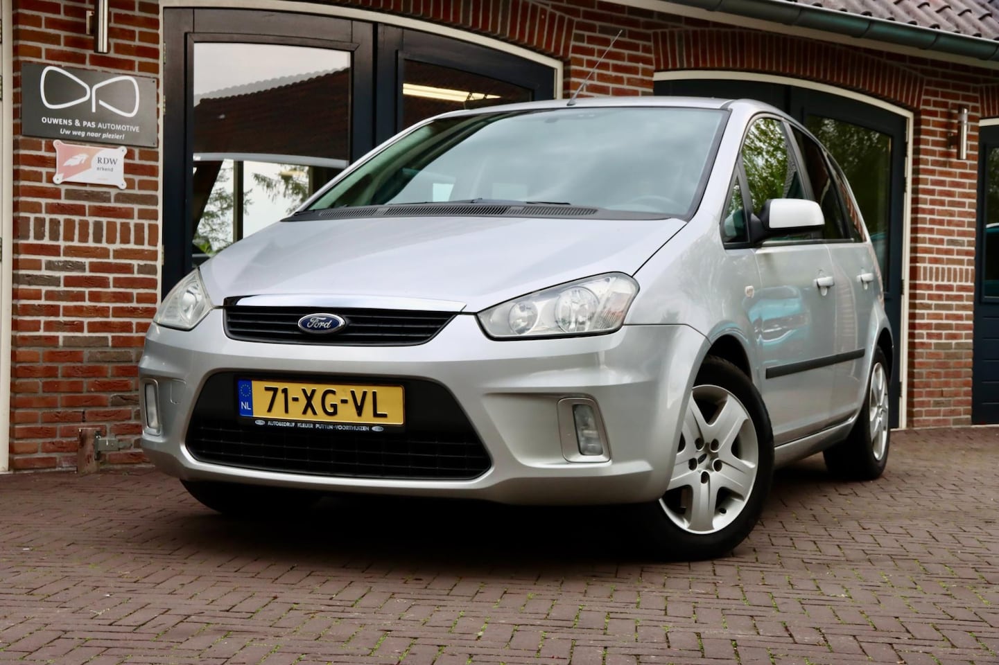 Ford C-Max - 2.0-16V Trend | NAP | 2E EIGENAAR | NIEUWE APK | AIRCO | TREKHAAK - AutoWereld.nl