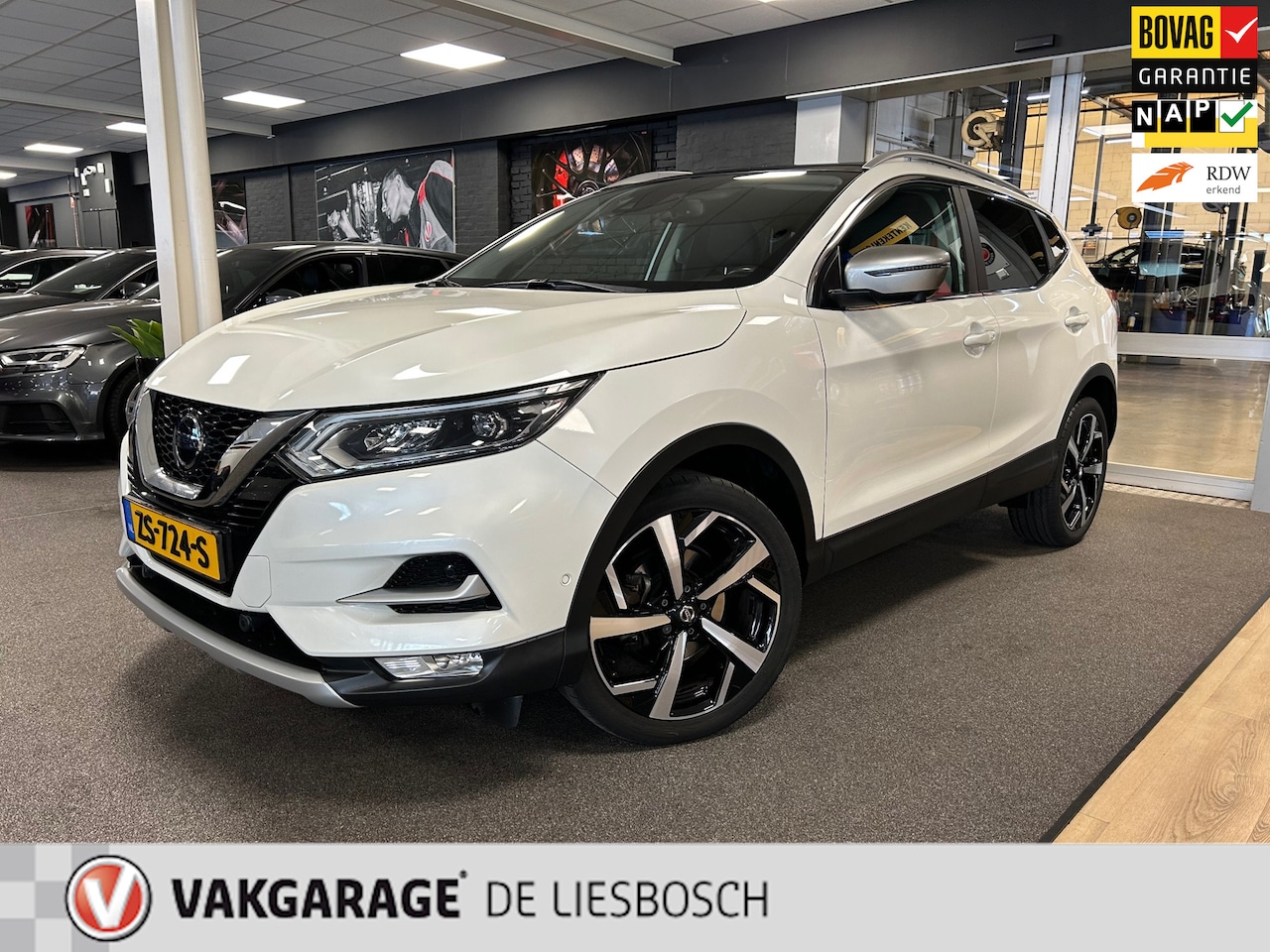 Nissan Qashqai - 1.3 DIG-T Tekna Automaat / panorama-dak/ 360 camera / 19inch / trekhaak - AutoWereld.nl