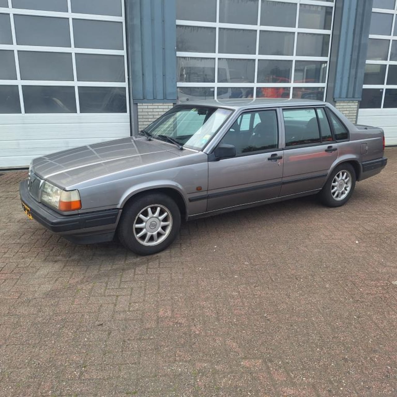 Volvo 940 - 2.3i GL Royal Class 2.3i GL Royal Class - AutoWereld.nl