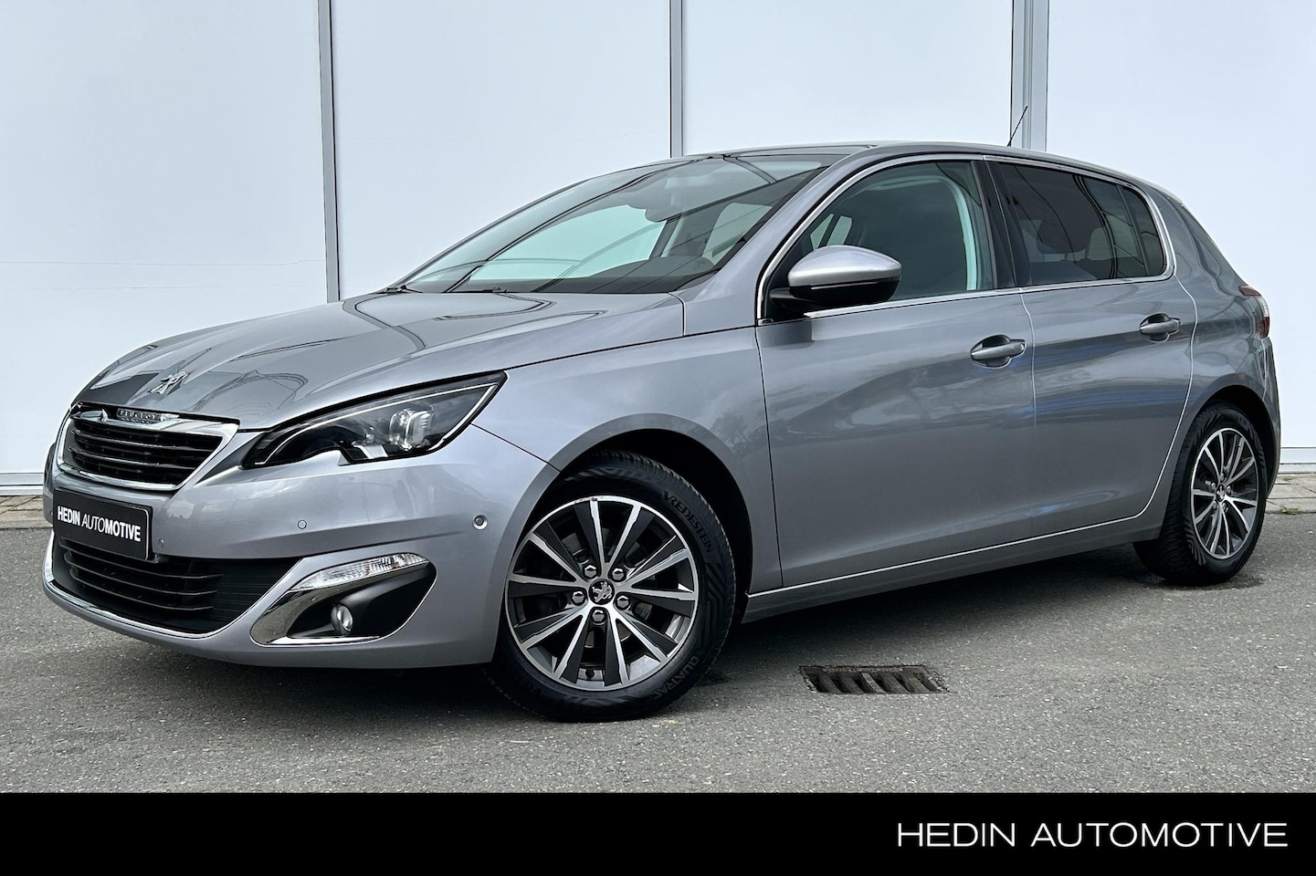 Peugeot 308 - 1.2 130pk Allure | Panoramadak | Navigatie | Camera | Parkeersensoren | Climate control | - AutoWereld.nl
