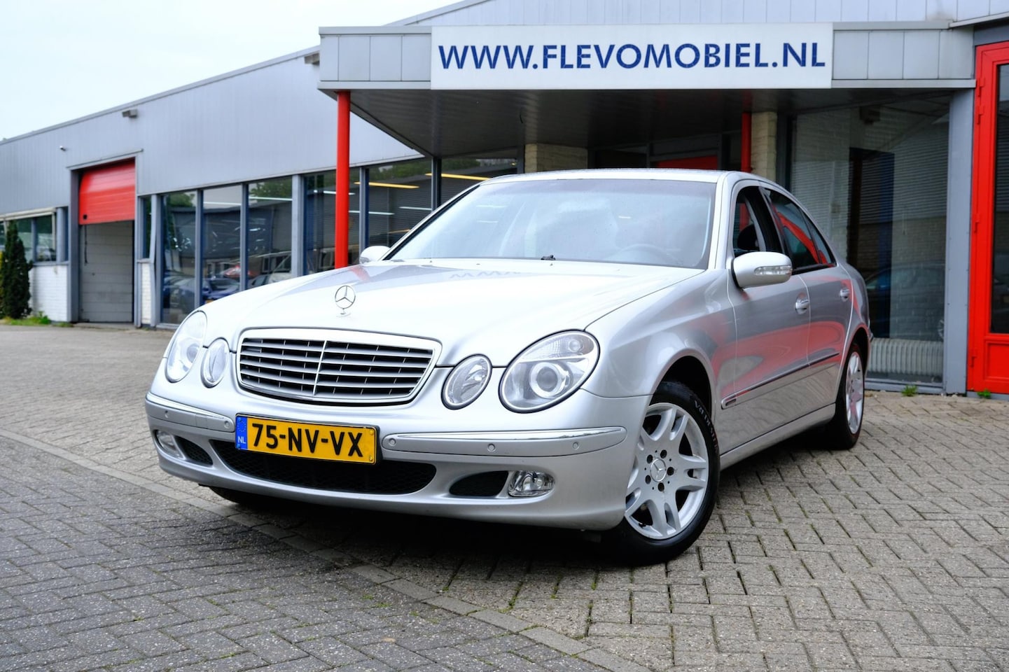Mercedes-Benz E-klasse - 200 K. Elegance Aut. Clima|PDC|LMV - AutoWereld.nl