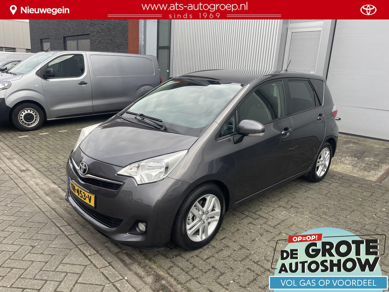 Toyota Verso S - 1.3 VVT-i Dynamic | Panoramadak | Trekhaak (800kg trekgewicht geremd) - AutoWereld.nl