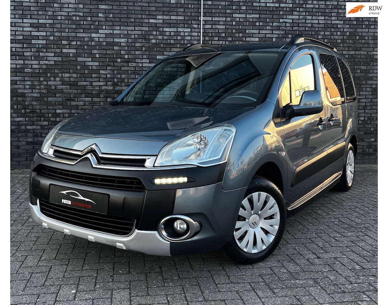 Citroën Berlingo - 1.6 VTi XTR 120PK|Afneembare Trekhaak|Led|Dakrails|Airco|Elektrische Ramen|3 Stoelen Achte - AutoWereld.nl