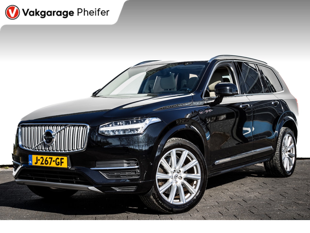 Volvo XC90 - 2.0 T8 Twin Engine AWD Inscription Luchtvering/ Trekhaak/ Head up/ Massage/ Comfortstoelen - AutoWereld.nl