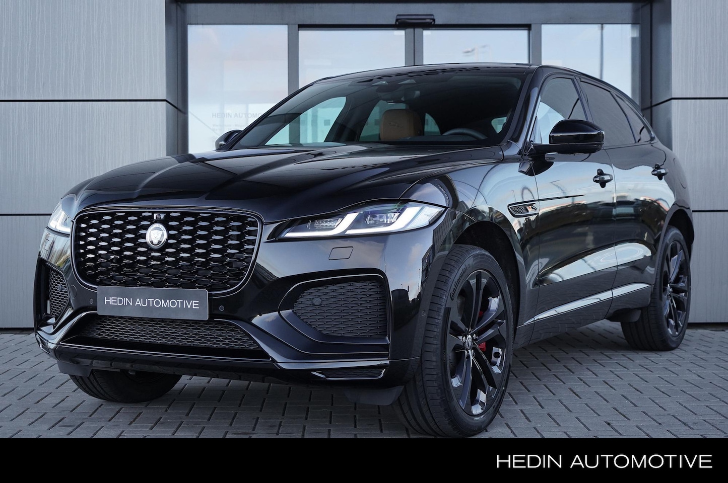 Jaguar F-Pace - 2.0 P400e PHEV R-Dynamic SE 90th Ann. Edition | Panoramadak | 21" Gloss Black | Tan Interi - AutoWereld.nl