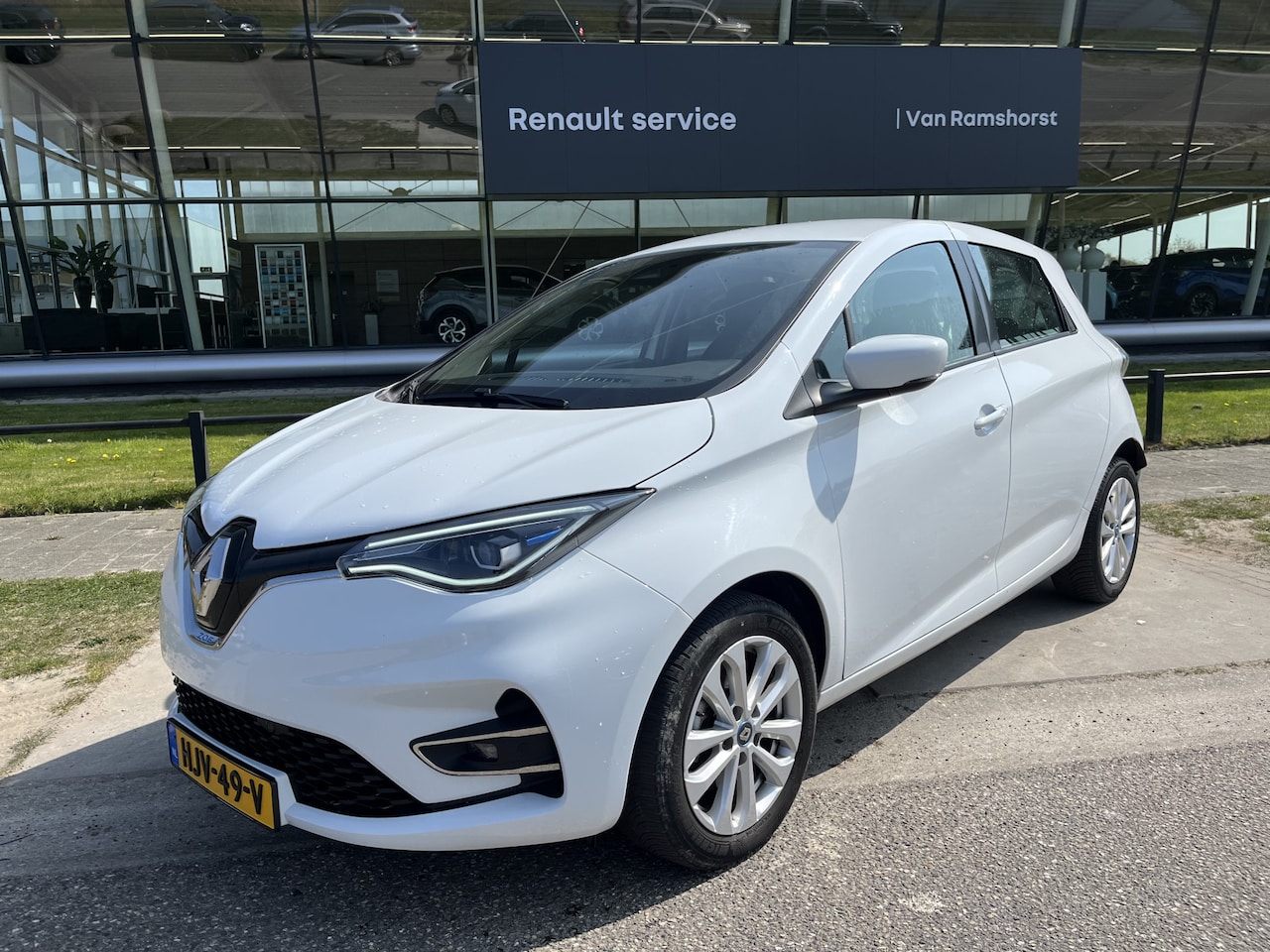 Renault Zoe - E-Tech Electric Experience 52 kWh (ex Accu-huuraccu) / dealer onderhouden Camera / PDC V+A - AutoWereld.nl