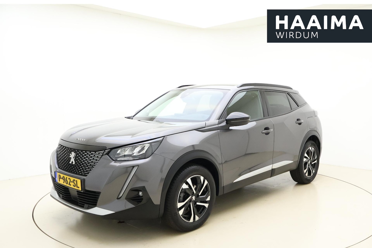 Peugeot 2008 - 1.2T 130pk Automaat Allure Pack | Achteruitrijcamera | Lichtmetalen velgen | Gris Platiniu - AutoWereld.nl