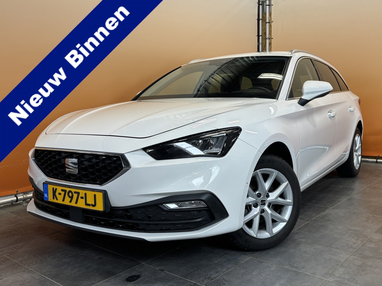 Seat Leon Sportstourer - 1.5 eTSI Style Launch Edition automaat | navigatie cruise control | pdc - AutoWereld.nl