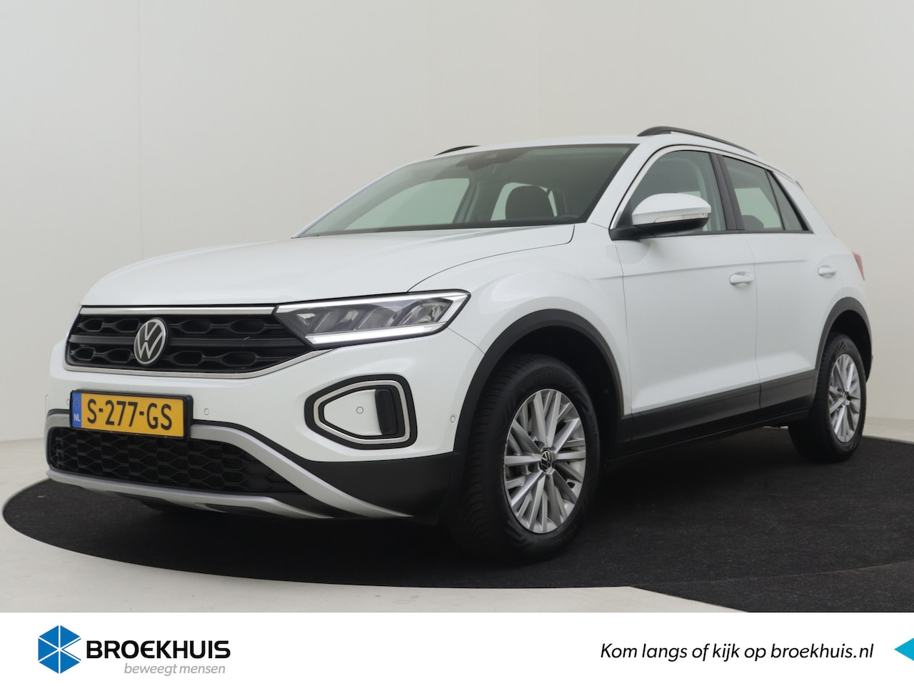 Volkswagen T-Roc - 1.0 TSI Life 111pk 1e eigenaar | 100%dealeronderhouden | Navigatie | Adaptief cruise contr - AutoWereld.nl