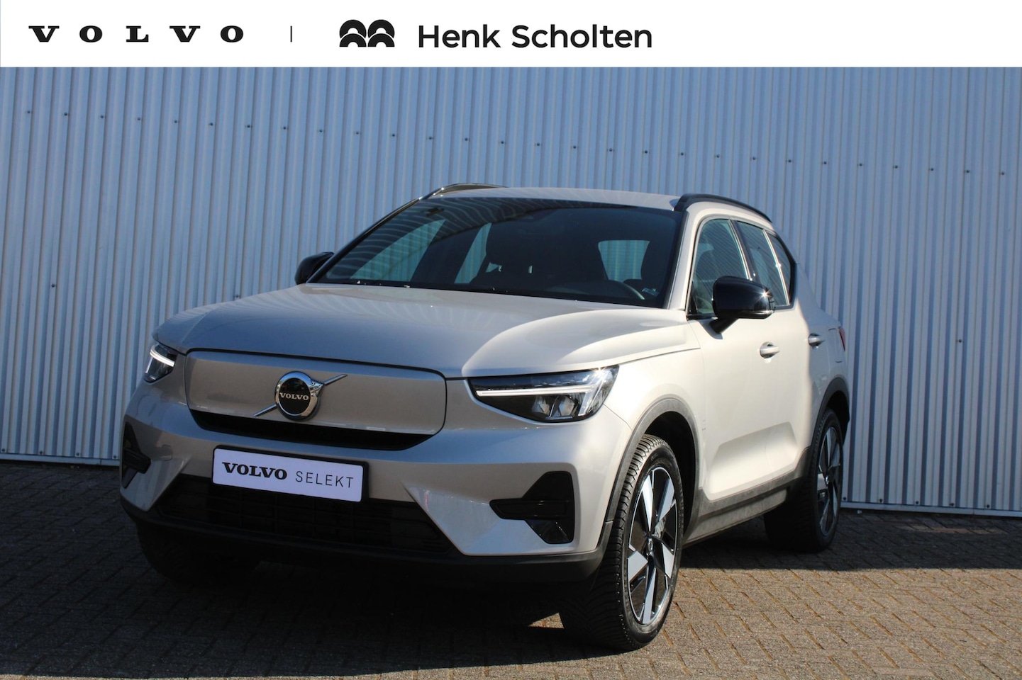 Volvo XC40 - Single Motor Extended Range Plus 82 kWh, Achteruitrijcamera, Elektrisch bedienbare achterk - AutoWereld.nl
