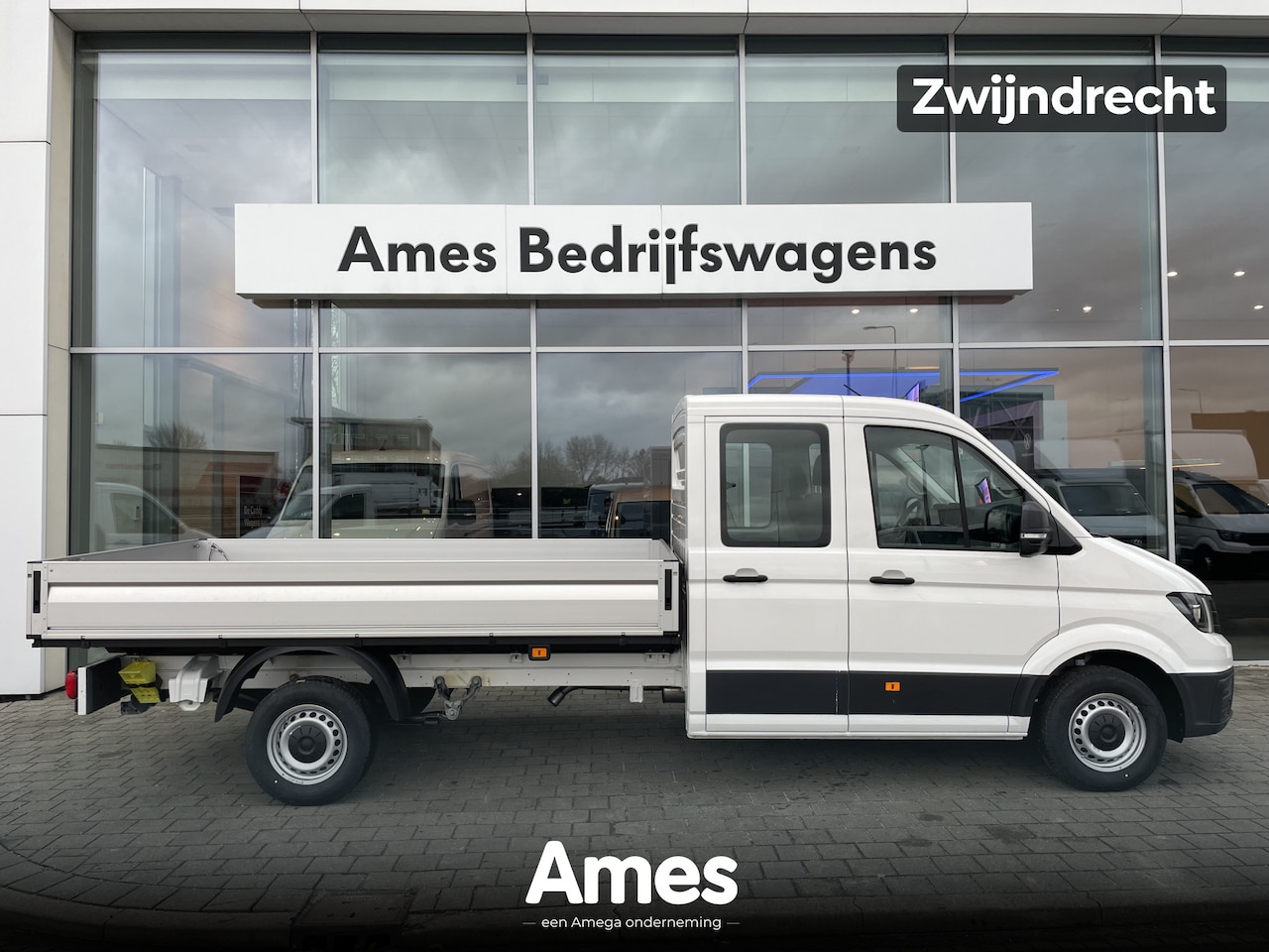 Volkswagen Crafter - 35 2.0 TDI L4 DC 140 PK Hand | Trekhaak | App-Connect | PDC - AutoWereld.nl