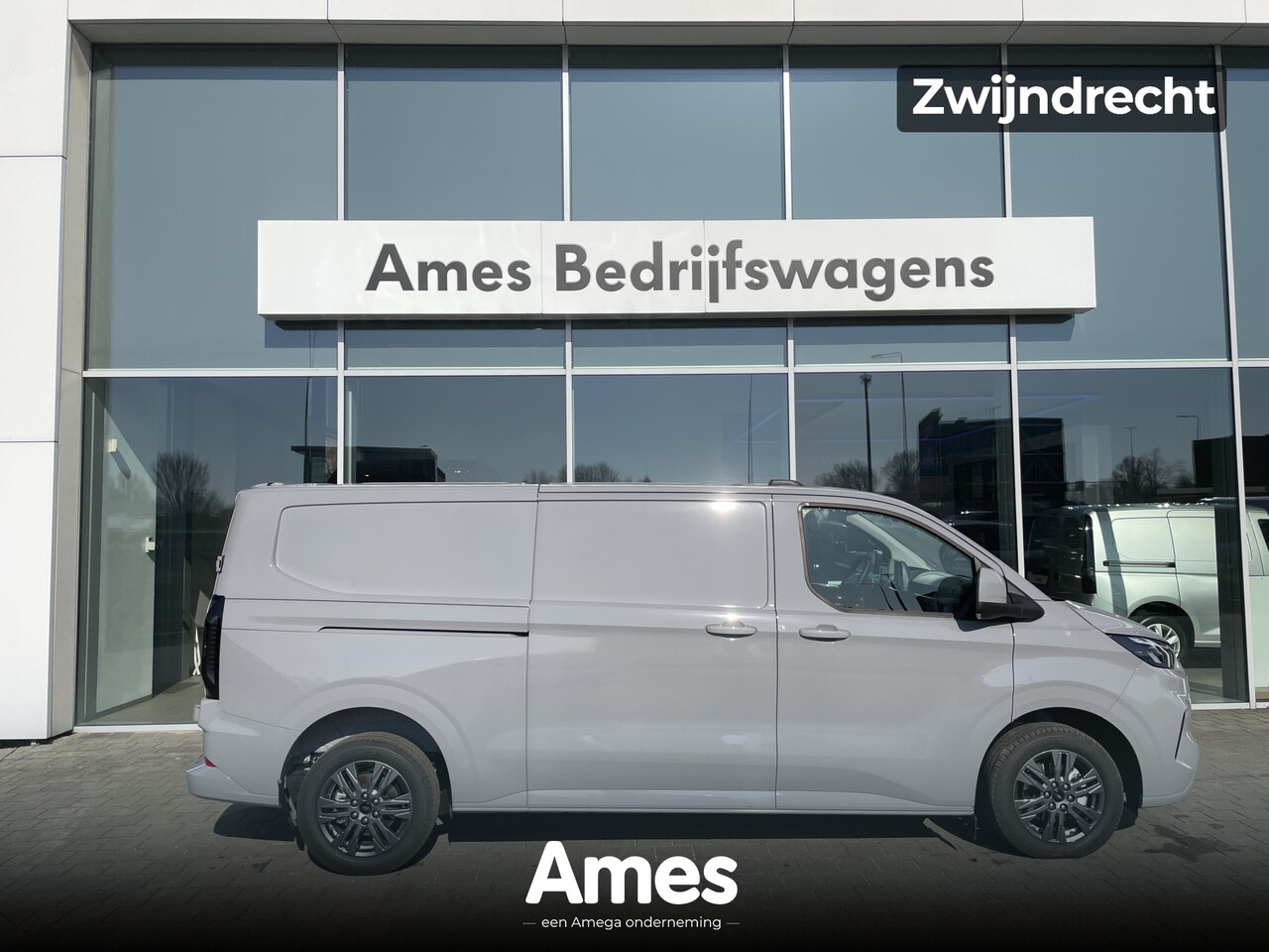 Ford Transit Custom - 300 2.0 TDCI L2H1 Limited 150PK handgeschakeld - AutoWereld.nl