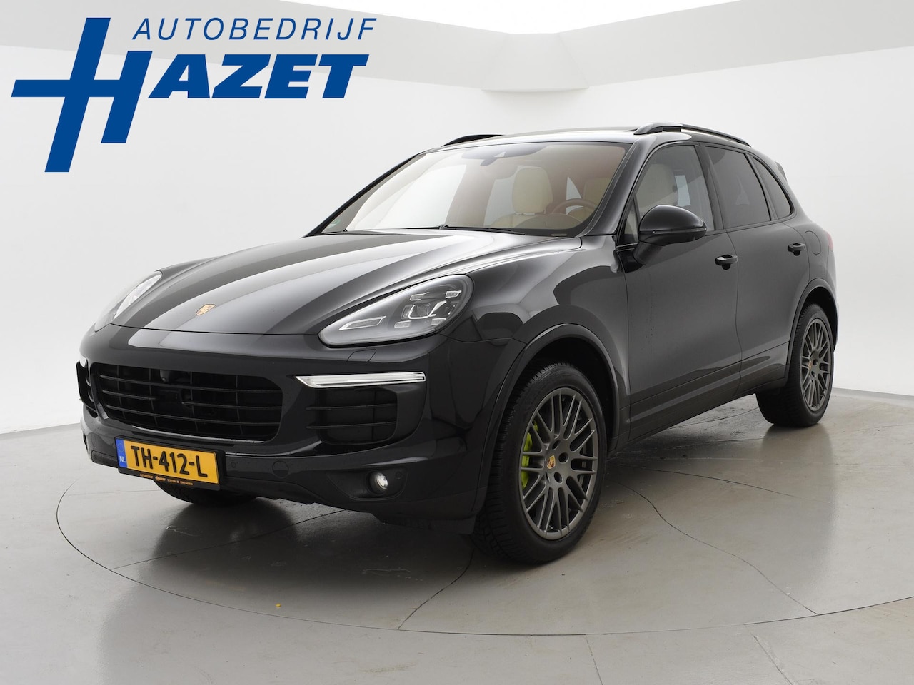 Porsche Cayenne - 3.0 S E-HYBRID + ADAPTIVE CRUISE / LUCHTVERING / PANORAMA / CARPLAY / CAMERA - AutoWereld.nl