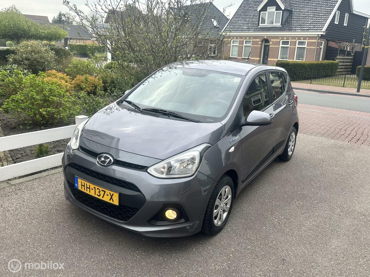 Hyundai i10 - 1.0i i-Motion Comfort AIRCO CRUISE CONTROLE CLIMATE CONTROLE KEURIGE AUTO!! - AutoWereld.nl