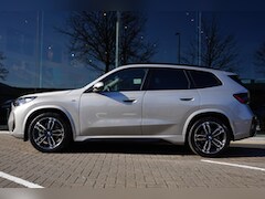 BMW iX1 - I X 1 X-Drive 30 M-Sport GERESERVEERD