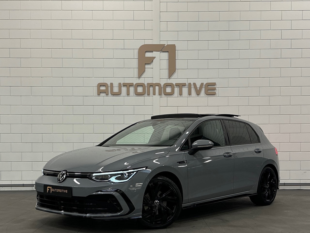 Volkswagen Golf - 1.5 eTSI R-Line Pano|Sfeer|IQ|ACC|Lane|Nardo - AutoWereld.nl