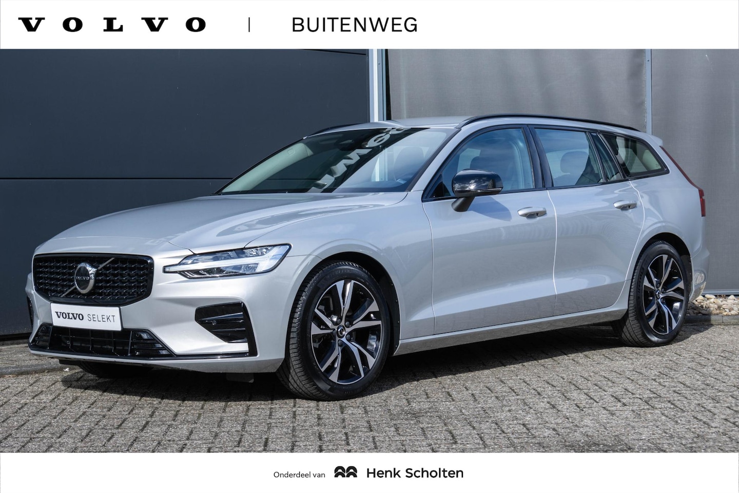 Volvo V60 - B4 Automaat Plus Dark | Elektrisch verstelbare stoelen | Wegklapbare trekhaak | Stuurverwa - AutoWereld.nl