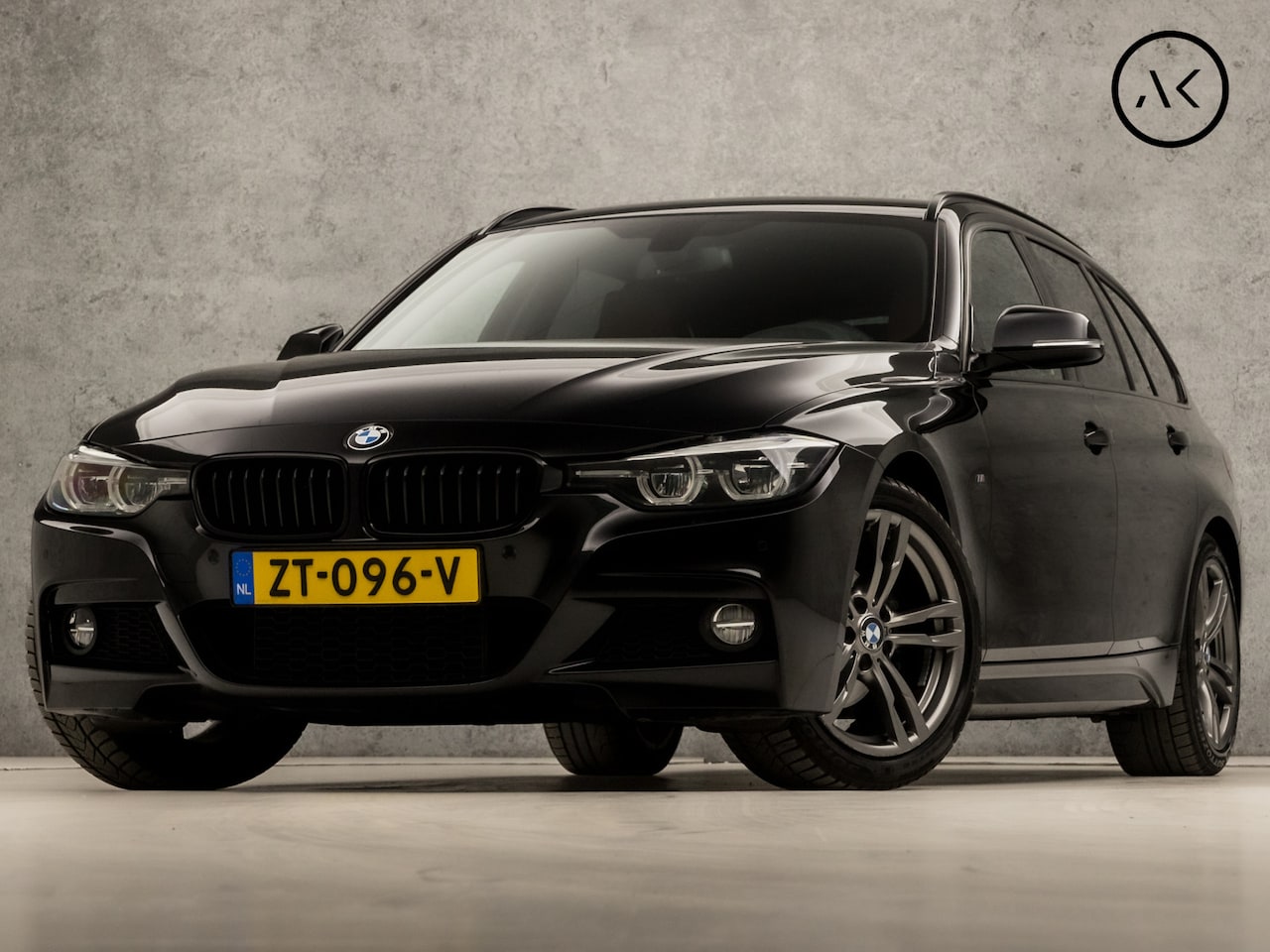 BMW 3-serie Touring - 320i M Sport Line Shadow 184Pk Automaat (GROOT NAVI, M PAKKET, CAMERA, STOELVERWARMING, LE - AutoWereld.nl