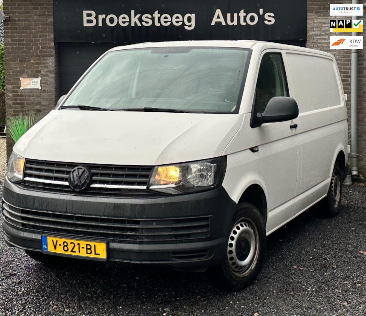 Volkswagen Transporter - 2.0 TDI L1H2 Highline Automaat/Standkachel/Deuren - AutoWereld.nl
